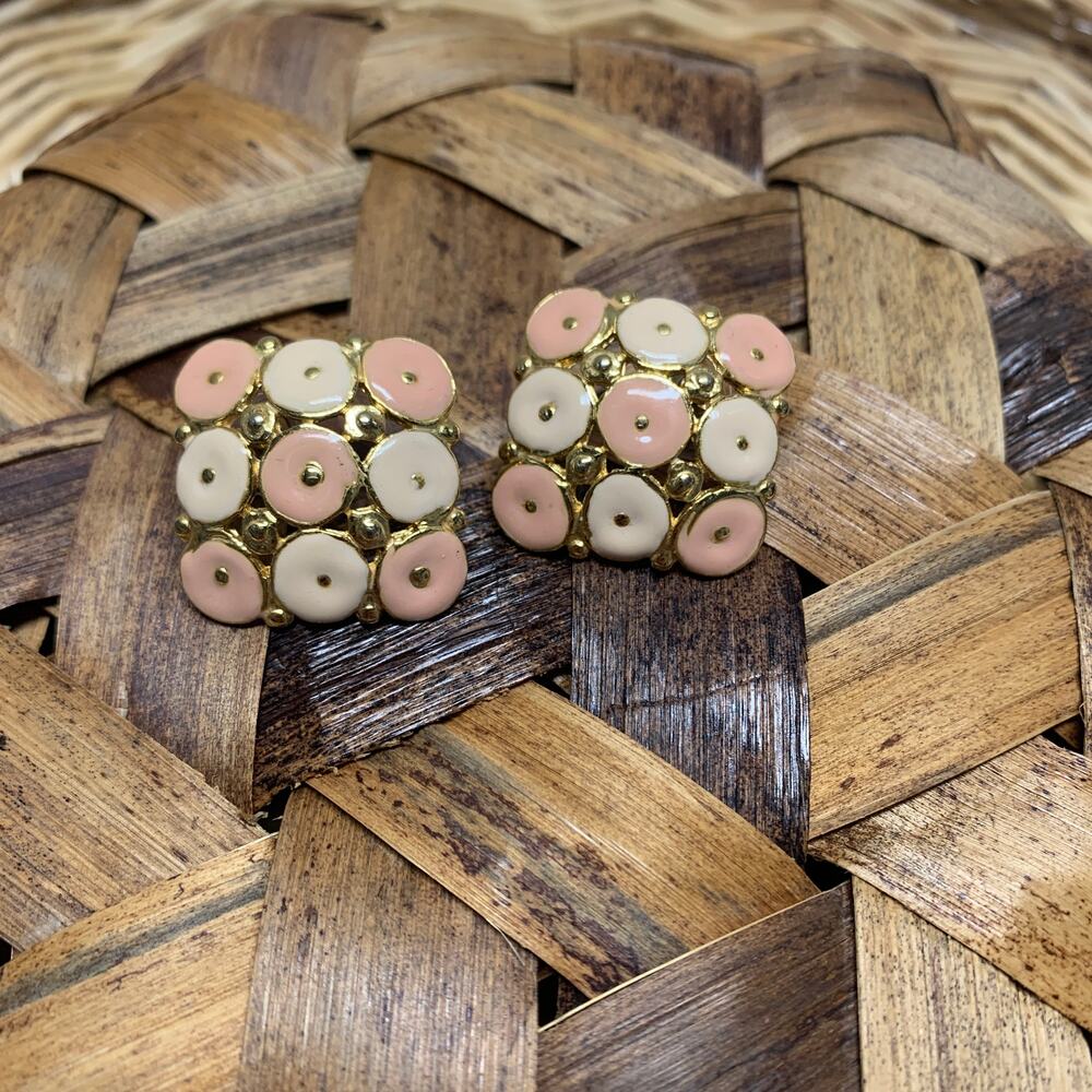Vintage Square Enamel Gold Peach Circles 1"